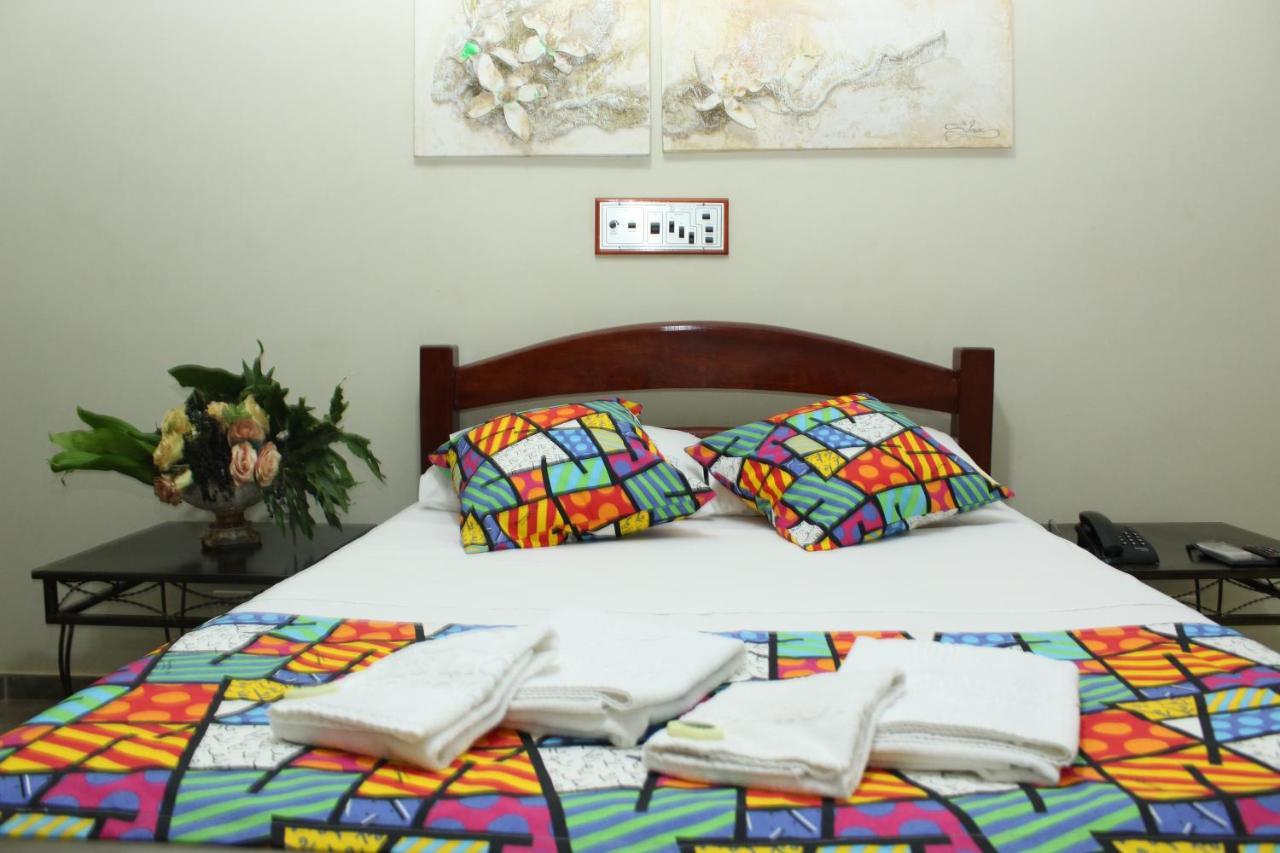Grandes Lagos Park Hotel Jales 外观 照片