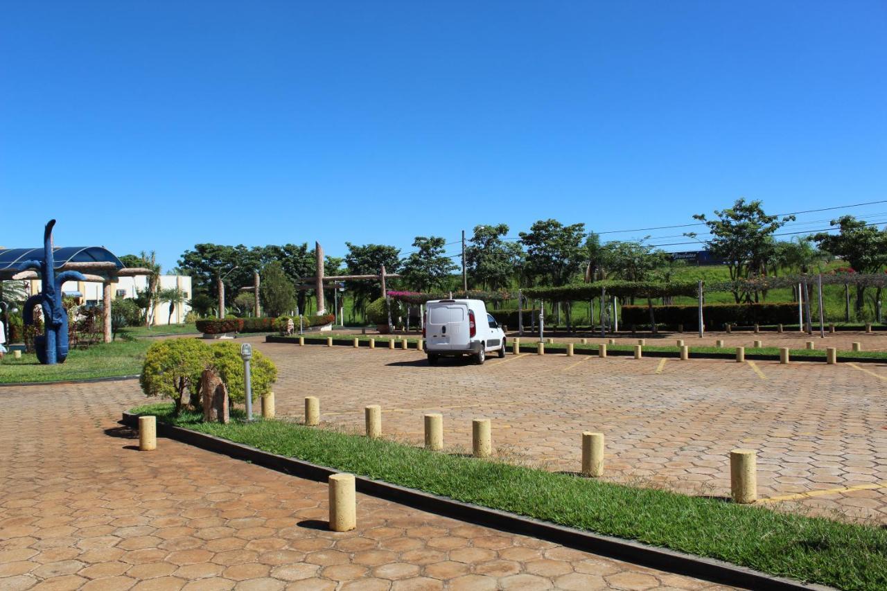 Grandes Lagos Park Hotel Jales 外观 照片